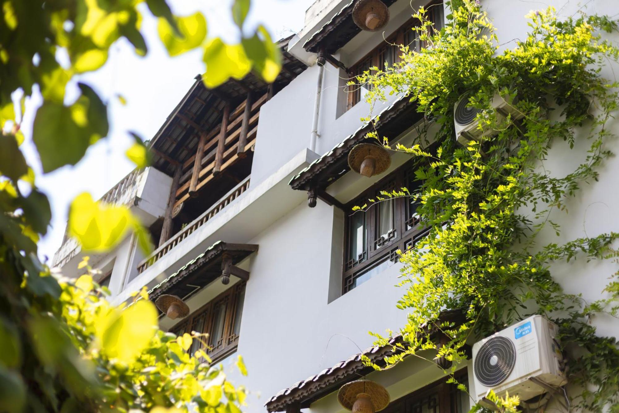 Butterfly Flowers Inn Жангжиаже Екстериор снимка