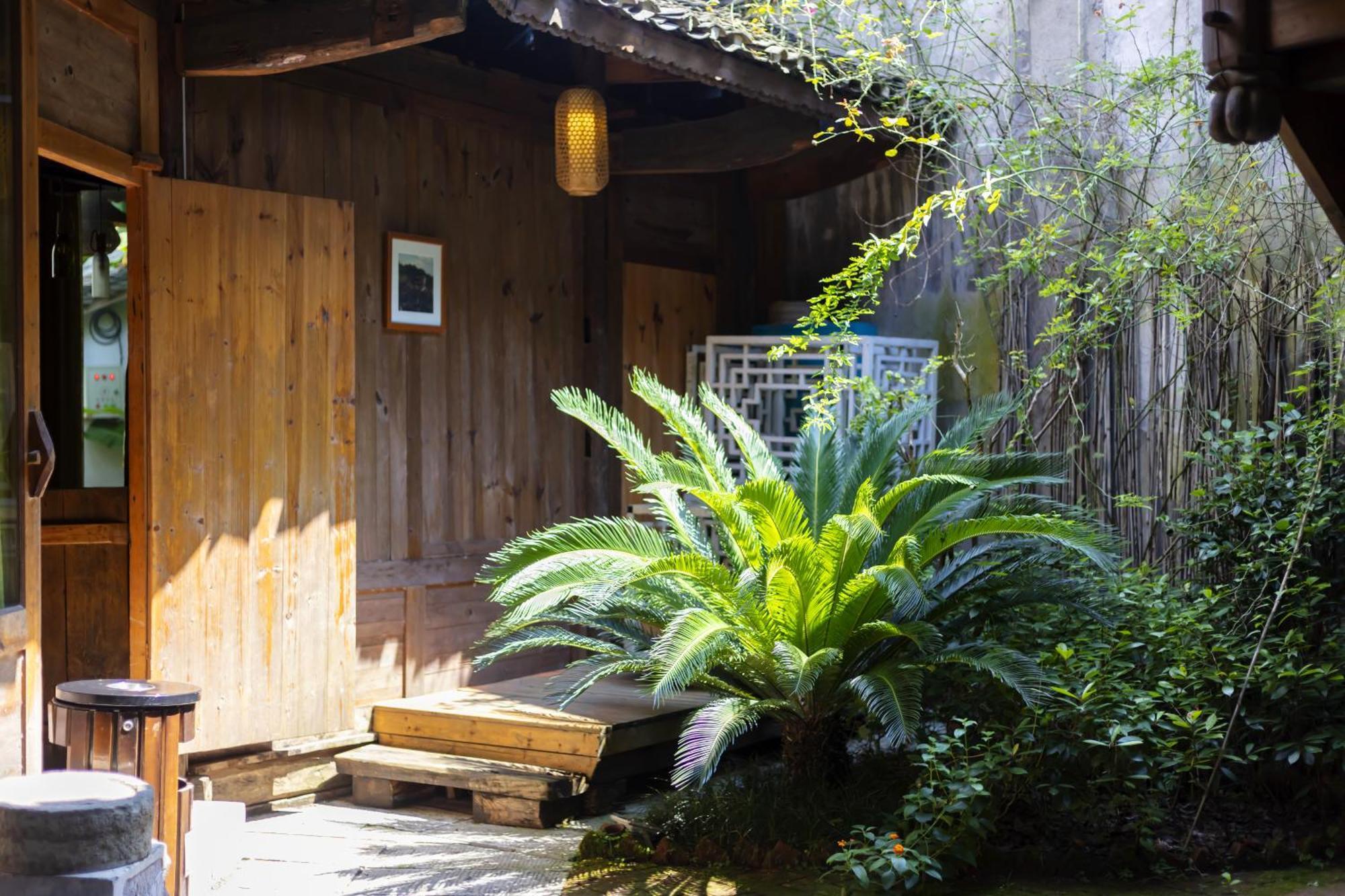 Butterfly Flowers Inn Жангжиаже Екстериор снимка
