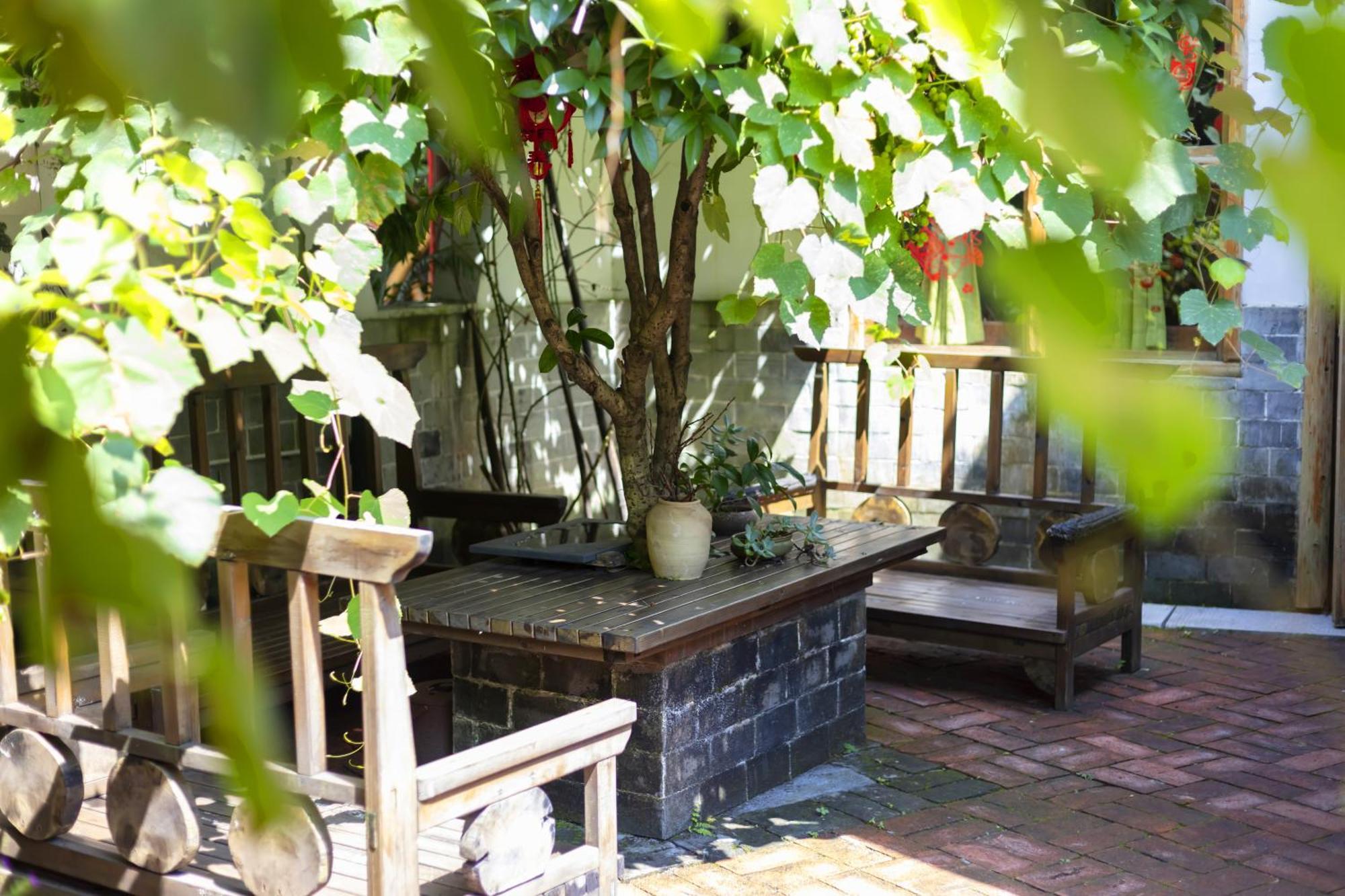 Butterfly Flowers Inn Жангжиаже Екстериор снимка